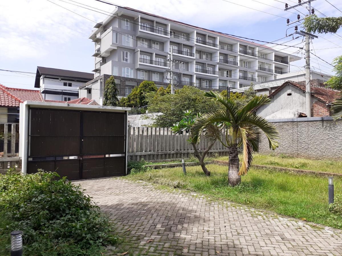 Oyo 3111 The Patung Kuda Hotel 2*